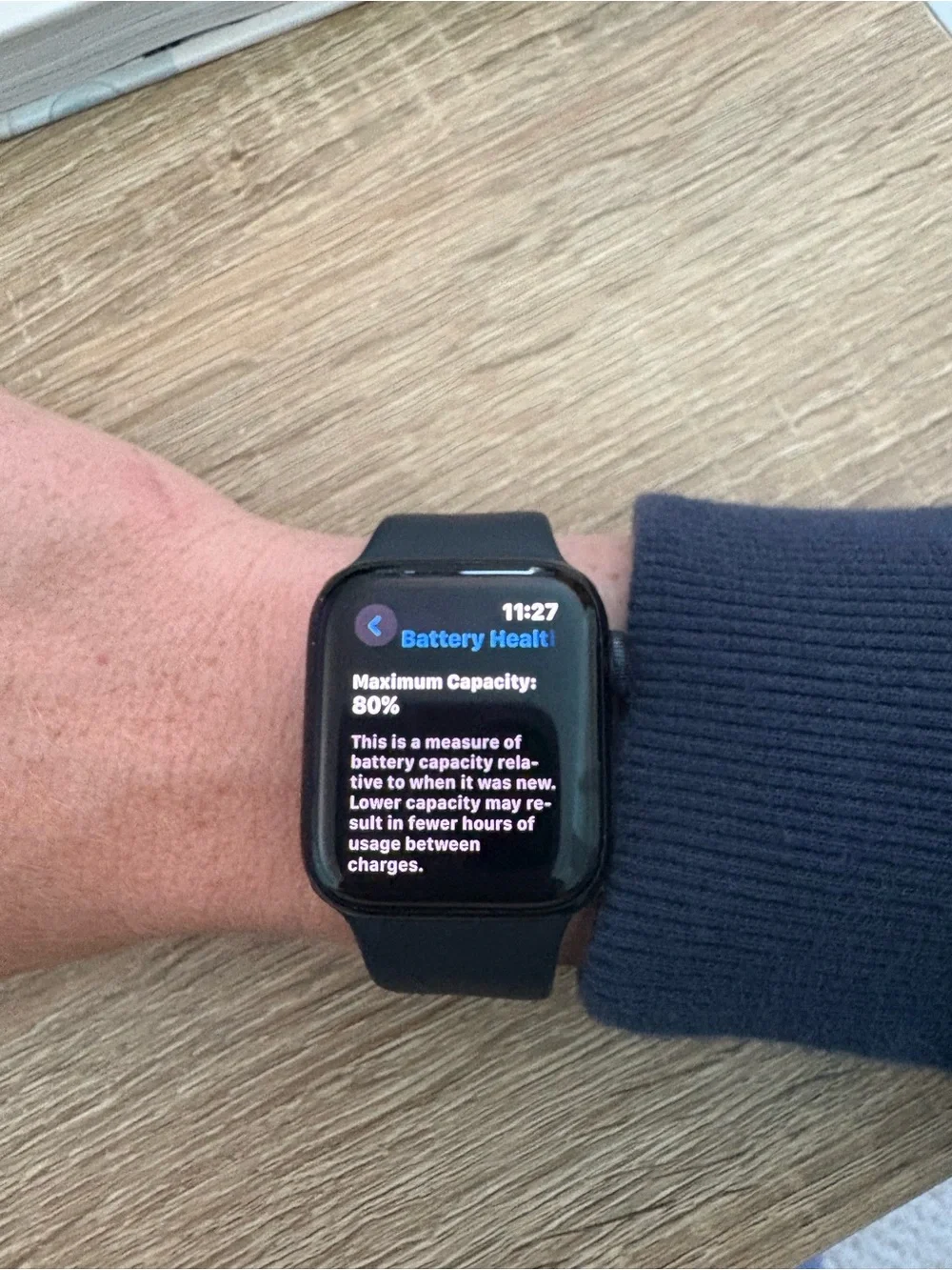 Apple Watch SE (GPS + Cellular) (2nd Generation) + Charger